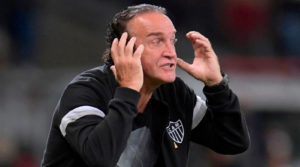 Primeiro reforço de Cuca: Atlético-MG busca acerto com meia do Palmeiras