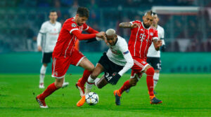 Talisca em ação, atual alvo do Palmeiras