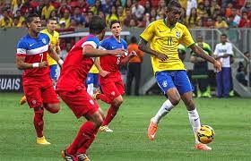 Alvo do Palmeiras com camisa da Seleção