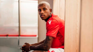 Danilo segue na equipe inglesa. Instagram/Danilo Santos
