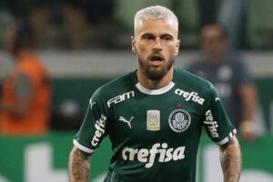 Lucas Lima em partida pelo Palmeiras.