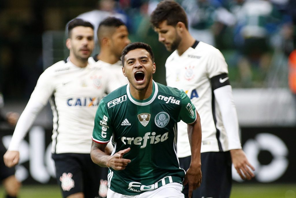 Cleiton Xavier comemorando gol no Derby que ajudou no título palmeirense do Brasileiro de 2016 (Foto: Cesar Greco / Palmeiras)