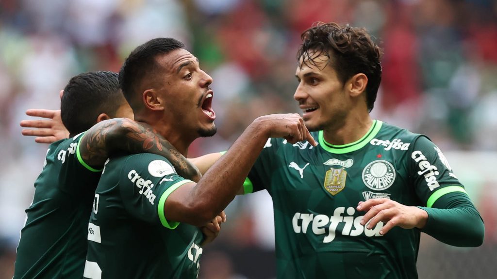 Palmeiras retoma negociação por volante do Racing; veja a situação