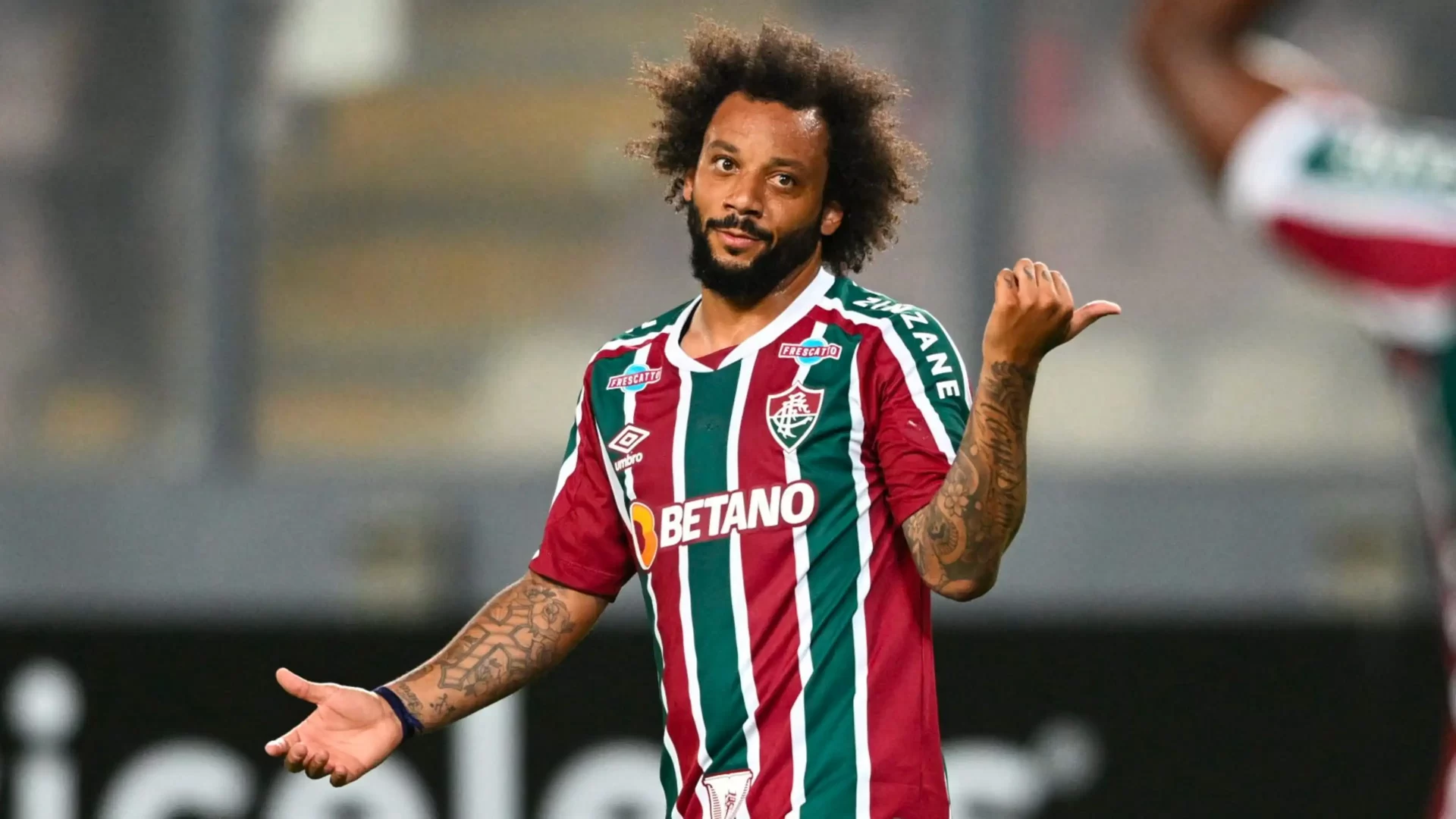 "Disputar com Marcelo" Fluminense anuncia outro lateralesquerdo do