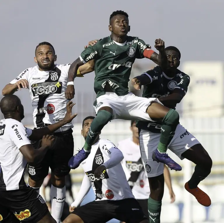 Vitão em partida contra a Ponte Preta no Brasileirão Sub-20 de 2019 (Foto: Fabio Menotti / Palmeiras)