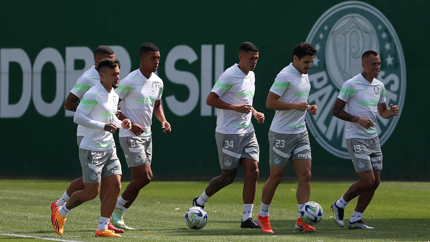 O TIME ESTÁ JOGANDO MELHOR, DIZ PAULO MASSINI