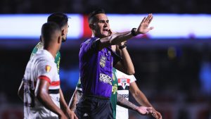 Matheus Delgado, árbitro da partida entre São Paulo e Palmeiras, pelo Paulistão 2024 - Foto: Ettore Chiereguini/AGIF