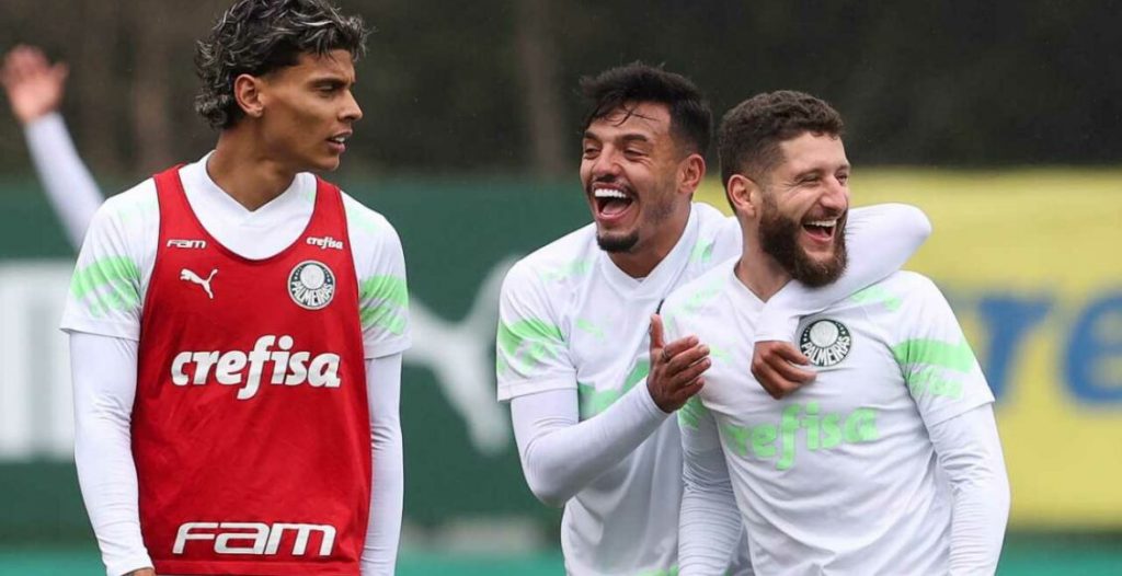 Menino e Ríos. Foto: Cesar Greco/Palmeiras