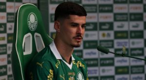 Rômulo é alvo do Santos Foto: Cesar Greco/Palmeiras