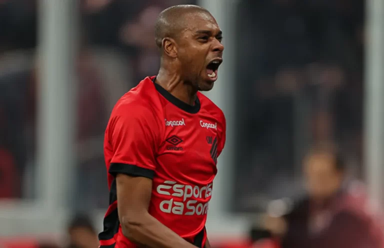 Fernandinho.