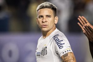 Craque do Palmeiras é envolvido em troca por Soteldo, do Grêmio