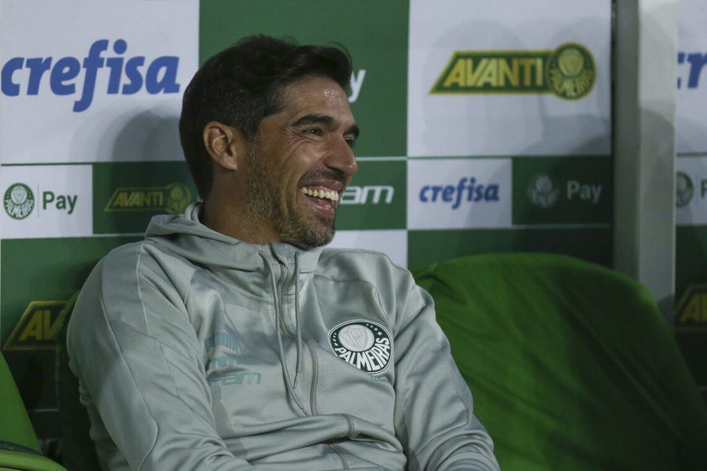 Ex-Barcelona é oferecido ao Palmeiras e acerto é aprovado por Abel Ferreira