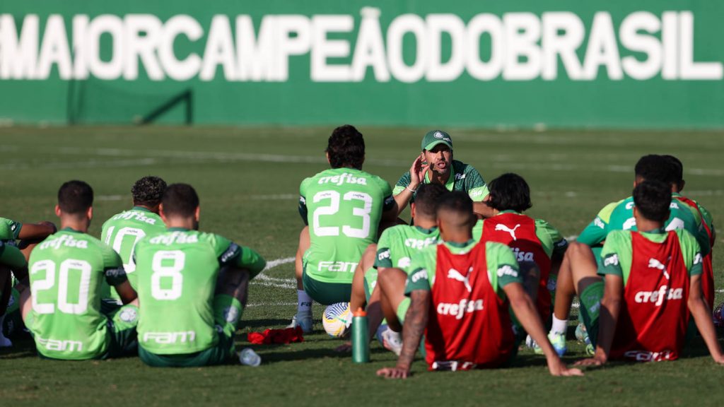 Abel e elenco. Foto: Cesar Greco/Palmeiras