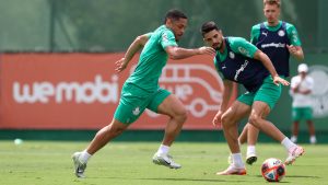 Flaco López e Vitor Roque. Foto: Cesar Greco/Palmeiras