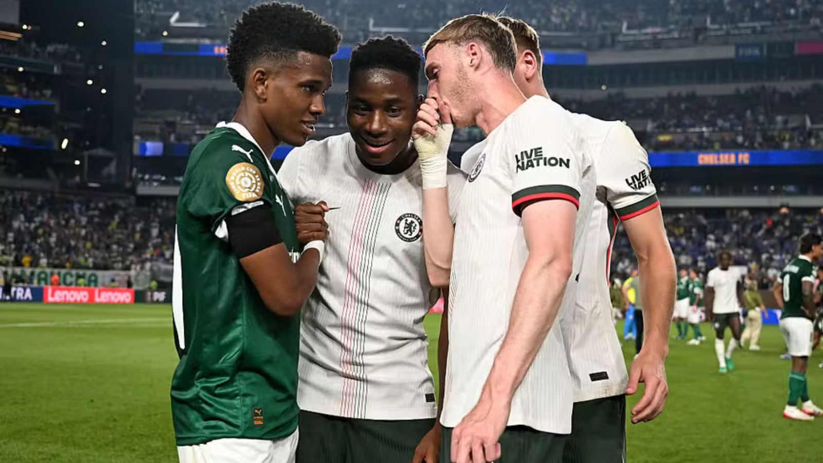 Estêvão se despede do Palmeiras com gesto inesperado