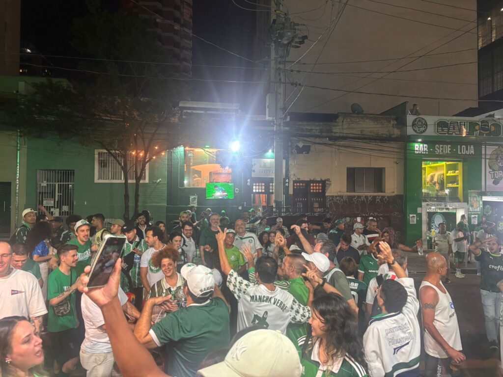 Torcida do Palmeiras depois da vitória - Foto: Luis Gustavo Marine